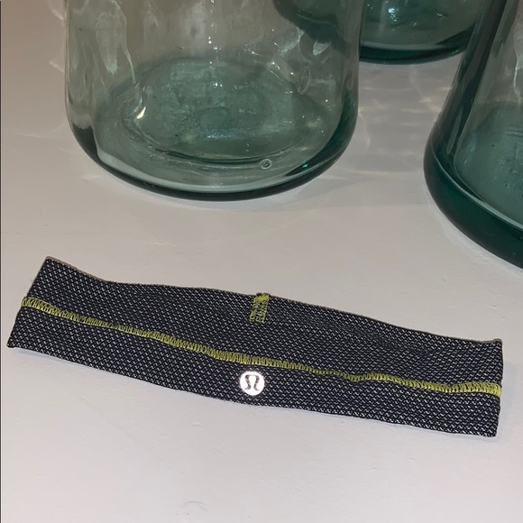 3 lululemon headbands - Picture 4 of 4